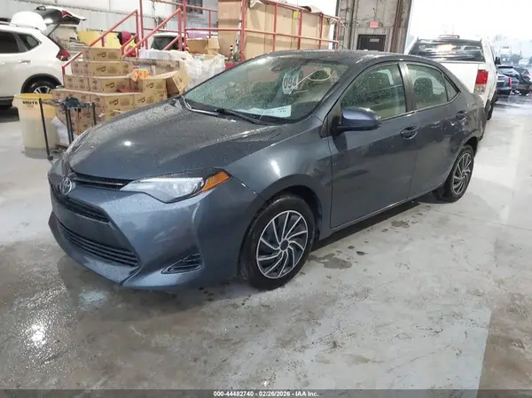 5YFBURHE1HP656727 2017 TOYOTA COROLLA - Image 2