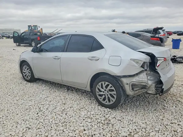 5YFBURHE1HP657103 2017 TOYOTA COROLLA - Image 2