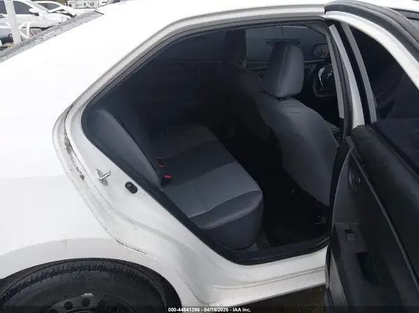 5YFBURHE1HP660552 2017 TOYOTA COROLLA - Image 8