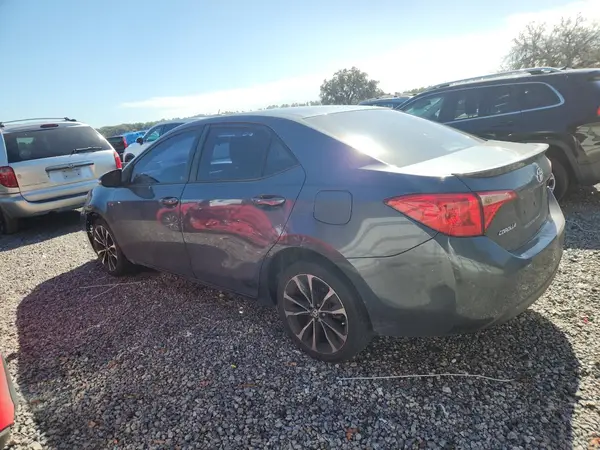 5YFBURHE1HP661670 2017 TOYOTA COROLLA - Image 2
