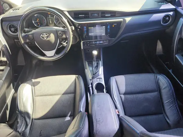 5YFBURHE1HP661670 2017 TOYOTA COROLLA - Image 8