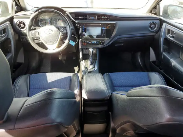 5YFBURHE1HP661975 2017 TOYOTA COROLLA - Image 8
