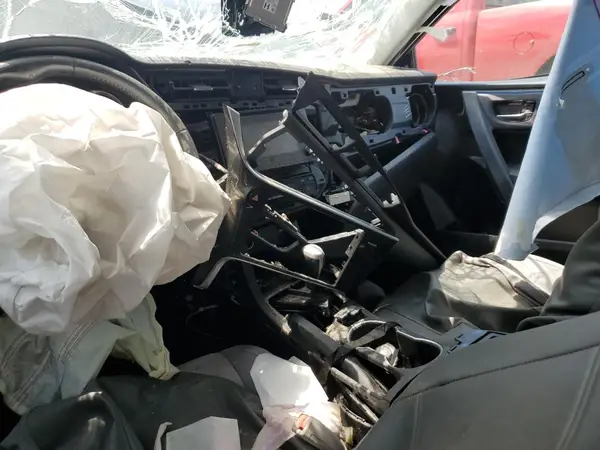 5YFBURHE1HP662138 2017 TOYOTA COROLLA - Image 8