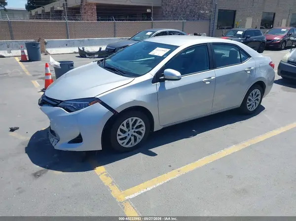 5YFBURHE1HP663127 2017 TOYOTA COROLLA - Image 2