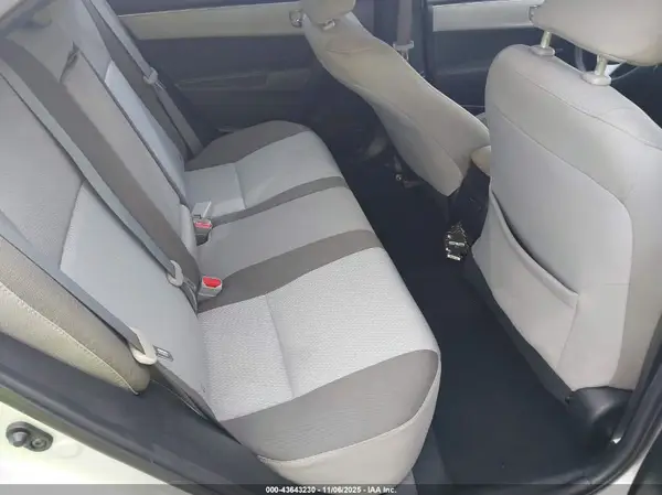 5YFBURHE1HP663774 2017 TOYOTA COROLLA - Image 8