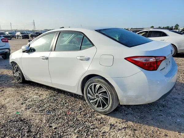 5YFBURHE1HP664603 2017 TOYOTA COROLLA - Image 2