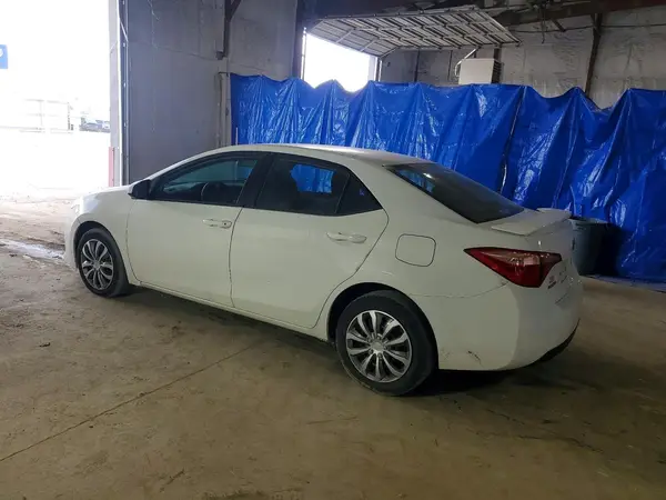5YFBURHE1HP665654 2017 TOYOTA COROLLA - Image 2