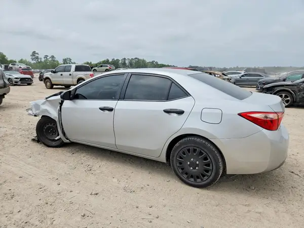5YFBURHE1HP665833 2017 TOYOTA COROLLA - Image 2