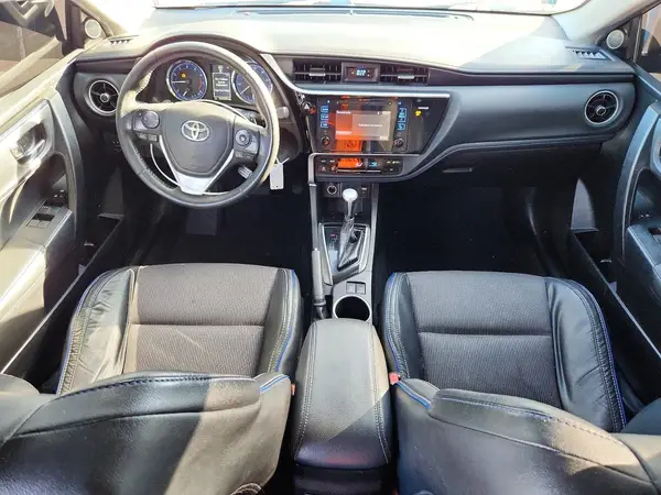 5YFBURHE1HP666108 2017 TOYOTA COROLLA - Image 8