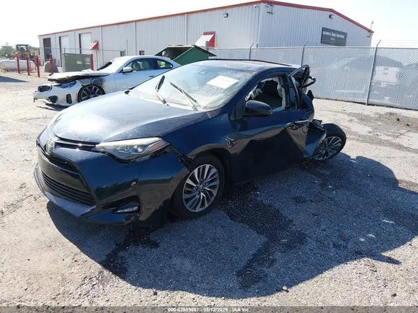 5YFBURHE1HP666206 2017 TOYOTA COROLLA - Image 2