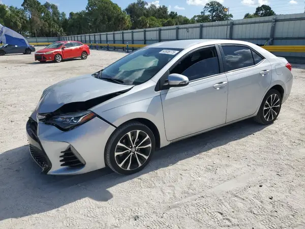 5YFBURHE1HP667517 2017 TOYOTA COROLLA - Image 1