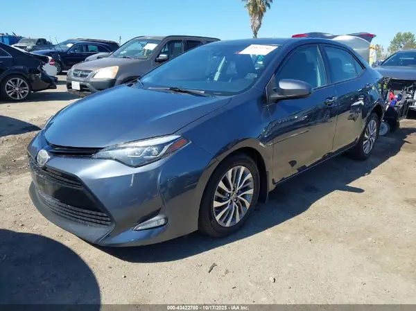 5YFBURHE1HP670238 2017 TOYOTA COROLLA - Image 2