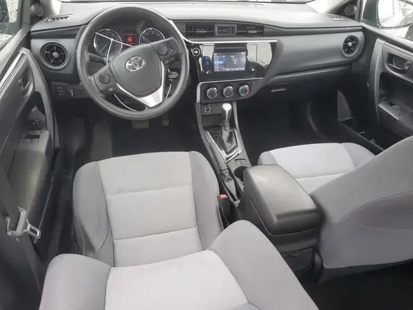 5YFBURHE1HP670871 2017 TOYOTA COROLLA - Image 8