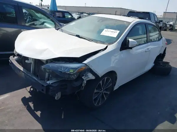 5YFBURHE1HP672538 2017 TOYOTA COROLLA - Image 2
