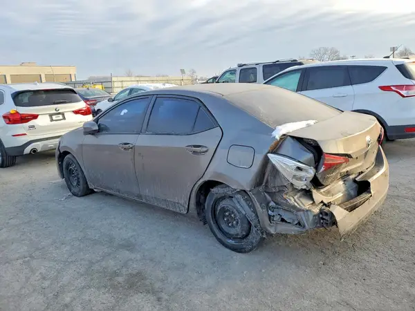 5YFBURHE1HP673608 2017 TOYOTA COROLLA - Image 2
