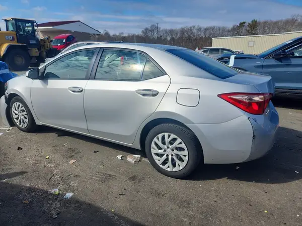 5YFBURHE1HP675357 2017 TOYOTA COROLLA - Image 2