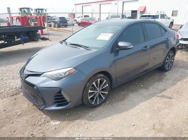 5YFBURHE1HP676914 2017 TOYOTA COROLLA - Image 2