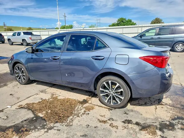 5YFBURHE1HP678548 2017 TOYOTA COROLLA - Image 2