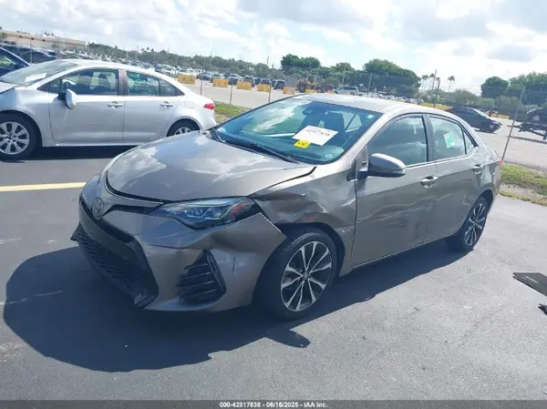 5YFBURHE1HP679988 2017 TOYOTA COROLLA - Image 2