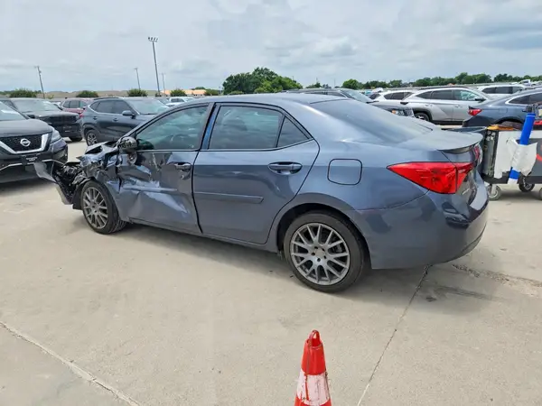 5YFBURHE1HP680400 2017 TOYOTA COROLLA - Image 2