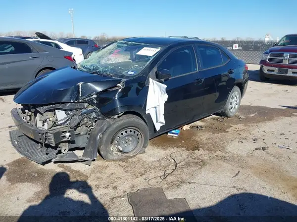 5YFBURHE1HP684155 2017 TOYOTA COROLLA - Image 2