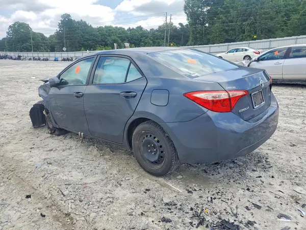 5YFBURHE1HP685869 2017 TOYOTA COROLLA - Image 2