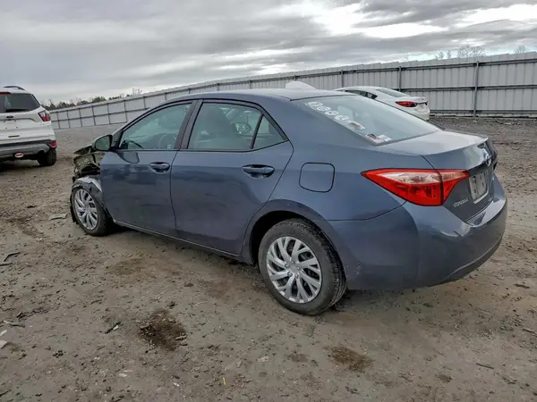 5YFBURHE1HP687203 2017 TOYOTA COROLLA - Image 2