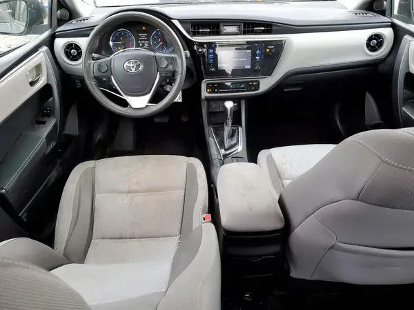 5YFBURHE1HP687203 2017 TOYOTA COROLLA - Image 8