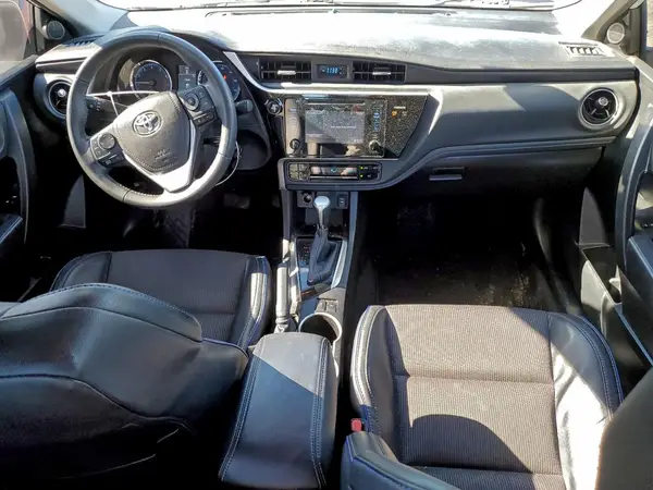5YFBURHE1HP688741 2017 TOYOTA COROLLA - Image 8