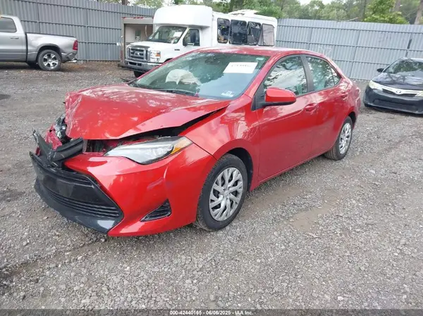 5YFBURHE1HP690411 2017 TOYOTA COROLLA - Image 2