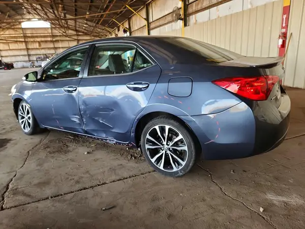 5YFBURHE1HP690828 2017 TOYOTA COROLLA - Image 2