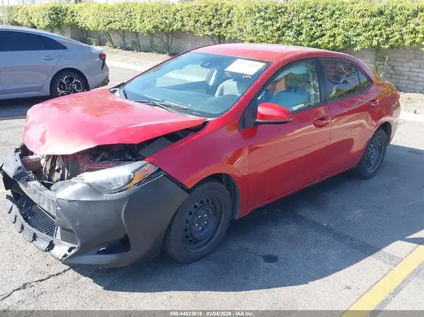 5YFBURHE1HP692174 2017 TOYOTA COROLLA - Image 2