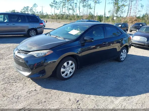 5YFBURHE1HP694040 2017 TOYOTA COROLLA - Image 2