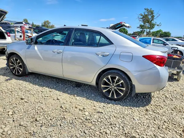 5YFBURHE1HP694930 2017 TOYOTA COROLLA - Image 2