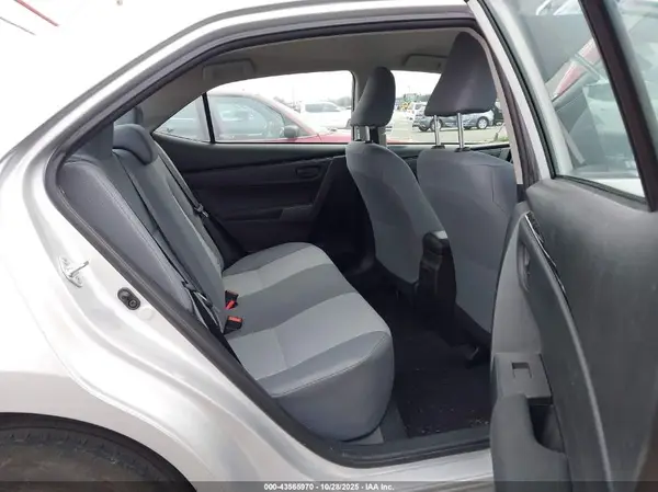 5YFBURHE1HP695530 2017 TOYOTA COROLLA - Image 8