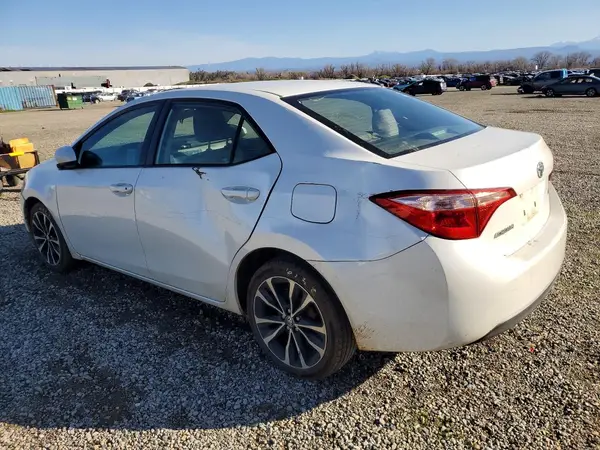 5YFBURHE1HP696113 2017 TOYOTA COROLLA - Image 2