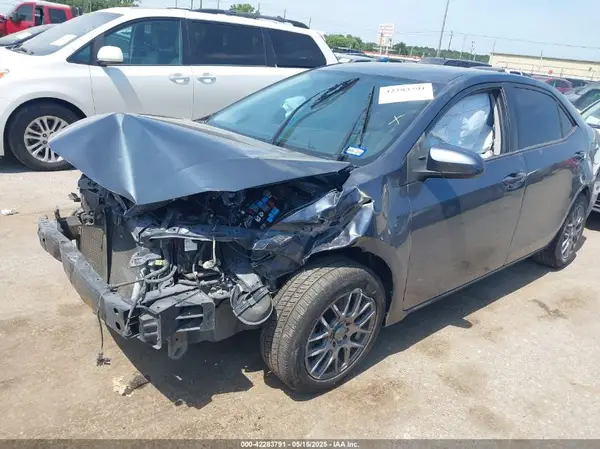 5YFBURHE1HP698282 2017 TOYOTA COROLLA - Image 2