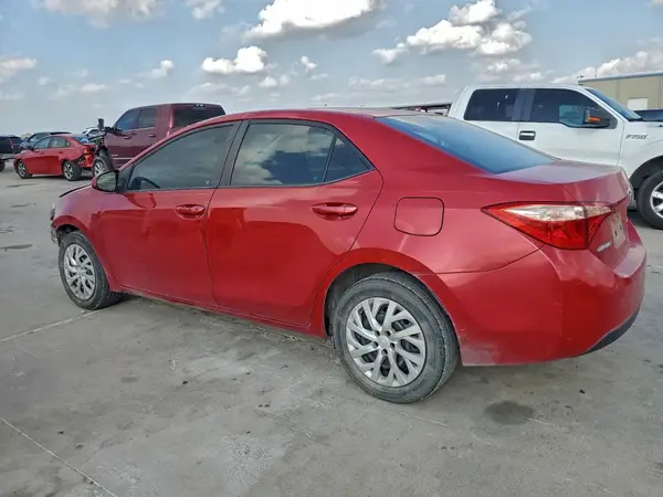 5YFBURHE1HP698301 2017 TOYOTA COROLLA - Image 2