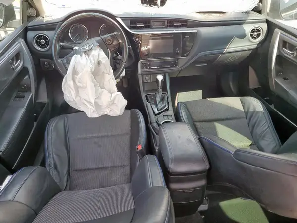 5YFBURHE1HP698508 2017 TOYOTA COROLLA - Image 8