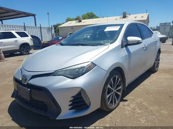 5YFBURHE1HP698721 2017 TOYOTA COROLLA - Image 2