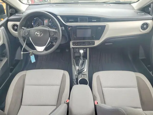 5YFBURHE1HP698850 2017 TOYOTA COROLLA - Image 8