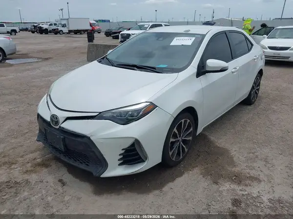 5YFBURHE1HP699027 2017 TOYOTA COROLLA - Image 2