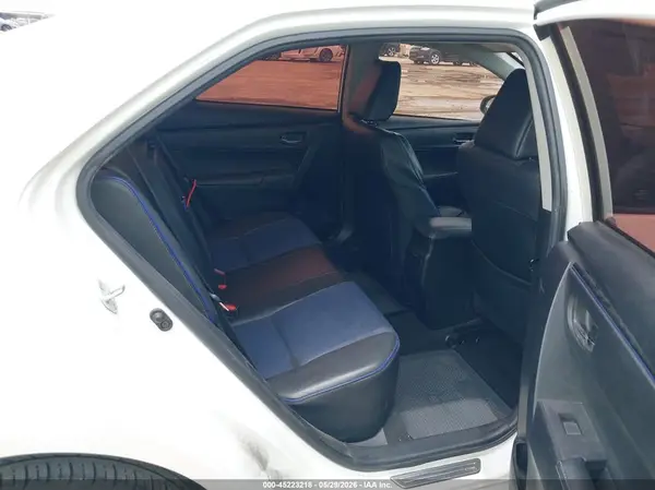 5YFBURHE1HP699027 2017 TOYOTA COROLLA - Image 8