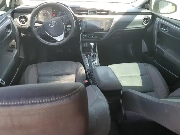 5YFBURHE1HP699223 2017 TOYOTA COROLLA - Image 8