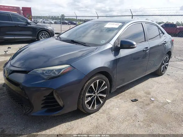 5YFBURHE1HP699724 2017 TOYOTA COROLLA - Image 2