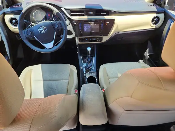 5YFBURHE1HP699884 2017 TOYOTA COROLLA - Image 8
