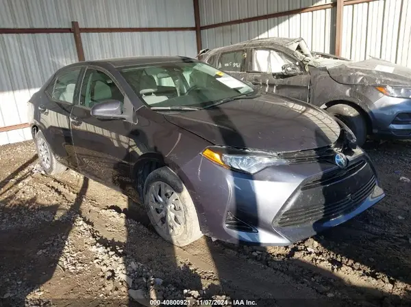 5YFBURHE1HP700998 2017 TOYOTA COROLLA - Image 1