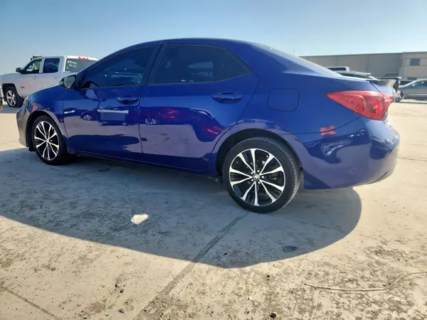 5YFBURHE1HP701083 2017 TOYOTA COROLLA - Image 2