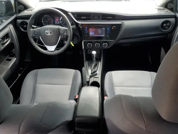 5YFBURHE1HP702668 2017 TOYOTA COROLLA - Image 8