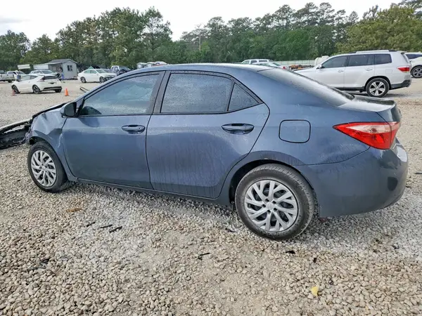 5YFBURHE1HP704453 2017 TOYOTA COROLLA - Image 2